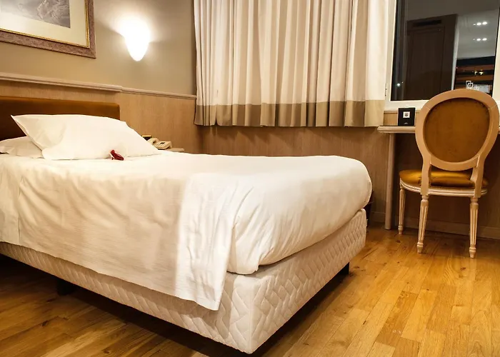 Santa Barbara Hotel 4*